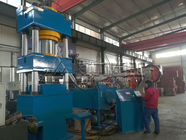 630噸四柱液壓機(jī)